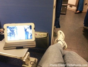 lots-of-leg-room-row-1-C-klm-737-amsterdam-to-rome-delta-points-blog