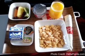 cold breakfast delta CRJ900 Delta Points mileage run to hawaii (8)