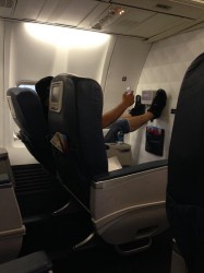 another jerk who should not be allowed to fly delta 1st class