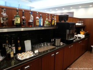 Food and drink choices united global first class lounge chicago ord delta points blog (1)