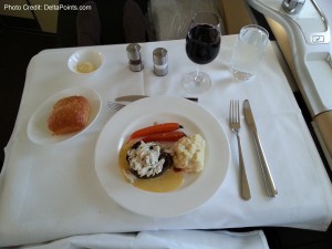 steak and lump crab meat dinner 1st class lufthansa 747-8 delta points blog
