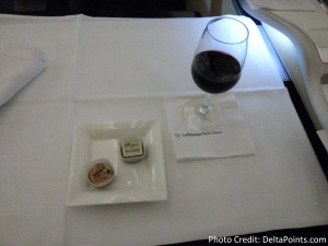 Lufthansa 1st class munich to Toronto A330 DeltaPoints blog review (14)