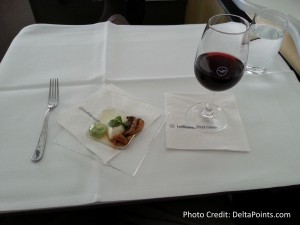 Lufthansa 1st class munich to Toronto A330 DeltaPoints blog review (9)